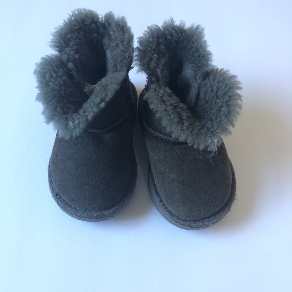 Uggs Boots toddler 6